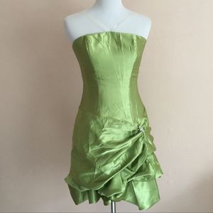 Green Strapless bubble hem short dress formal